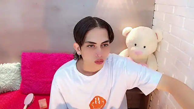 Snapshot of Daniela_Pink_ chatting on 09-26-25, 07:43 Daniela Pink online show from 09-26-25, 07:43