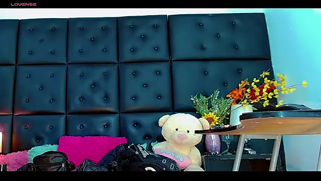 Snapshot of Daniela_Pink_ chatting on 06-22-26, 08:17 Daniela Pink online show from 06-22-26, 08:17