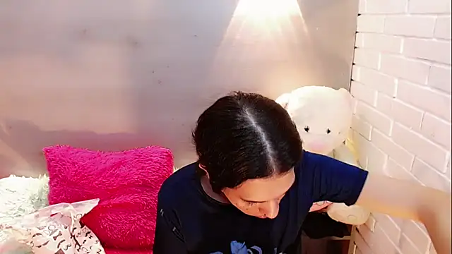 Snapshot of Daniela_Pink_ chatting on 12-19-25, 08:00 Daniela Pink online show from 12-19-25, 08:00