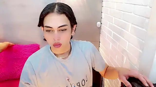 Snapshot of Daniela_Pink_ chatting on 11-04-25, 08:23 Daniela Pink online show from 11-04-25, 08:23