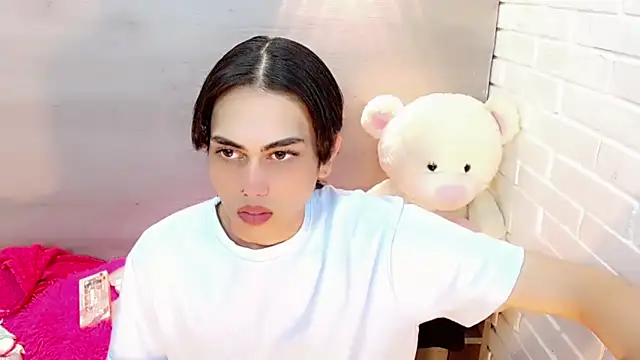 Snapshot of Daniela_Pink_ chatting on 11-05-25, 07:28 Daniela Pink online show from 11-05-25, 07:28