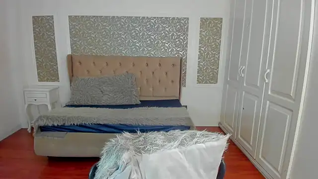 KimWessel  online show from 10-21-25, 07:57