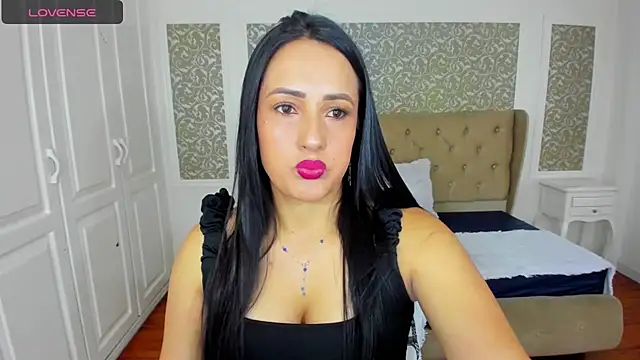 KimWessel  online show from 04-11-26, 07:50