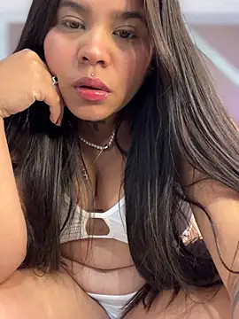 Snapshot of Bianca__69 chatting on 02-14-26, 03:40 Bianca 69 online show from 02-14-26, 03:40