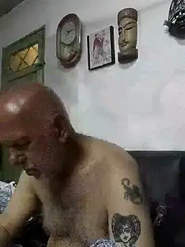 FabiQuilmes online show from 12-20-25, 05:38