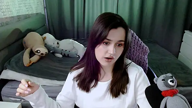 Snapshot of KiraYammy chatting on 01-31-25, 01:02 KiraYammy online show from 01-31-25, 01:02