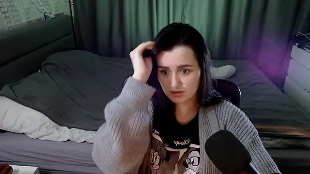 Snapshot of KiraYammy chatting on 01-01-25, 01:04 KiraYammy online show from 01-01-25, 01:04