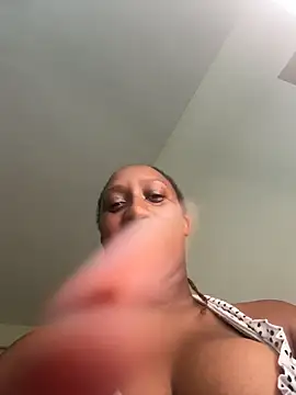 Snapshot of CarlaBeckky chatting on 11-02-25, 07:35 CarlaBeckky online show from 11-02-25, 07:35