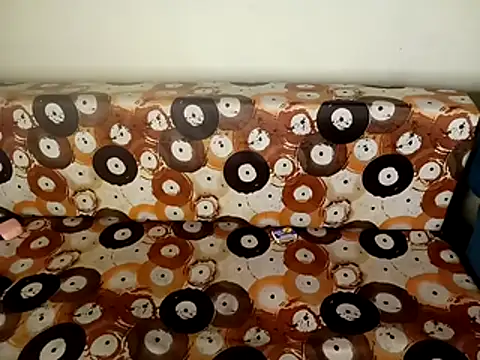 shuhana  online show from 10-30-25, 01:37