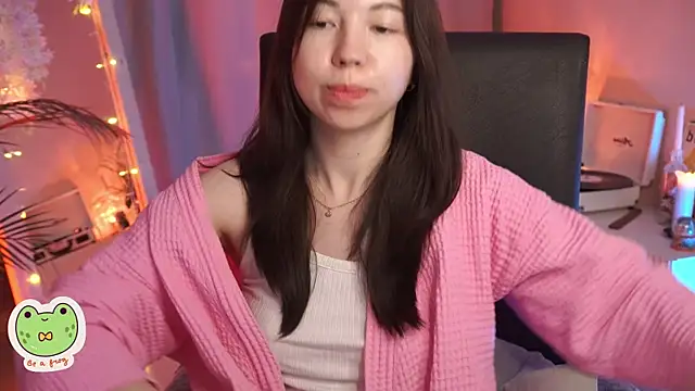 Snapshot of Sarah_Son chatting on 03-03-25, 11:55 Sarah Son online show from 03-03-25, 11:55