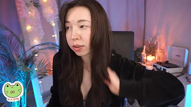 Snapshot of Sarah_Son chatting on 02-28-25, 09:04 Sarah Son online show from 02-28-25, 09:04