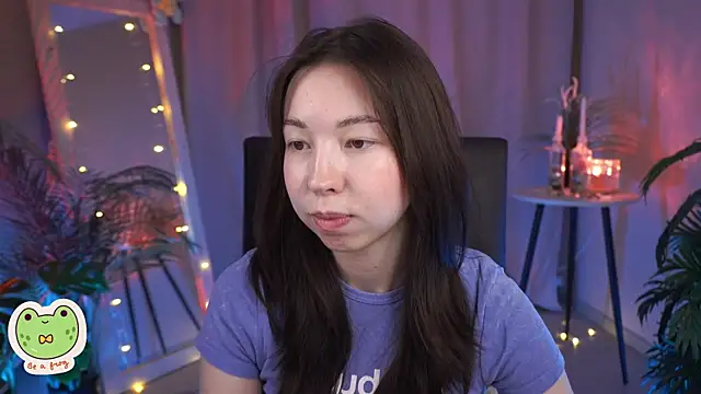 Snapshot of Sarah_Son chatting on 02-11-25, 05:47 Sarah Son online show from 02-11-25, 05:47