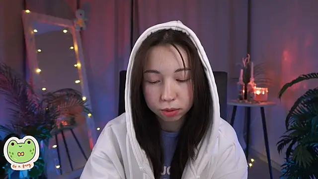 Snapshot of Sarah_Son chatting on 02-11-25, 11:53 Sarah Son online show from 02-11-25, 11:53