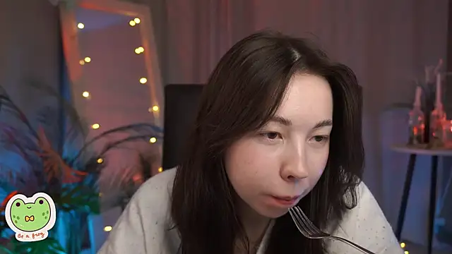 Snapshot of Sarah_Son chatting on 02-22-25, 11:35 Sarah Son online show from 02-22-25, 11:35