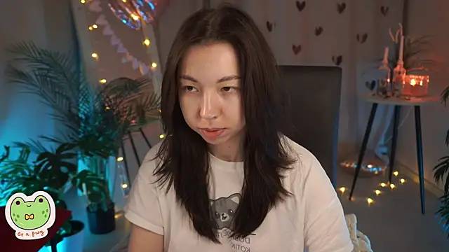 Snapshot of Sarah_Son chatting on 02-16-25, 05:26 Sarah Son online show from 02-16-25, 05:26