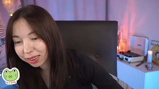 Snapshot of Sarah_Son chatting on 02-27-25, 08:56 Sarah Son online show from 02-27-25, 08:56