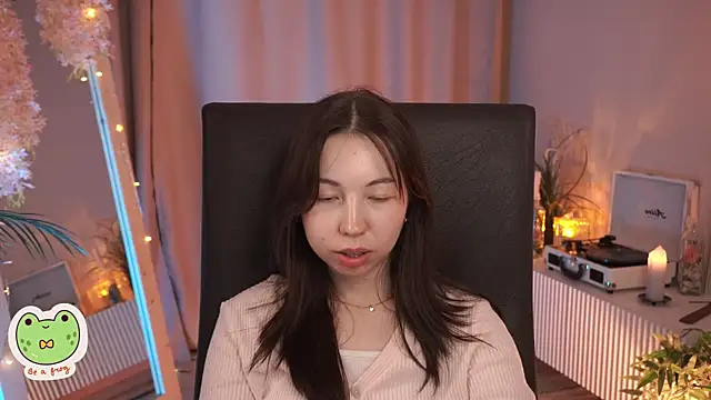 Snapshot of Sarah_Son chatting on 03-09-25, 11:36 Sarah Son online show from 03-09-25, 11:36