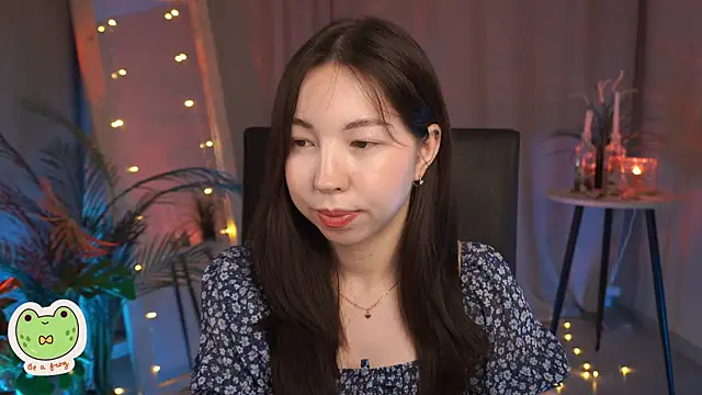 Snapshot of Sarah_Son chatting on 02-22-25, 05:23 Sarah Son online show from 02-22-25, 05:23