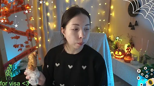 Snapshot of Sarah_Son chatting on 10-26-25, 05:30 Sarah Son online show from 10-26-25, 05:30