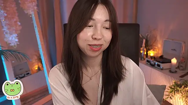 Snapshot of Sarah_Son chatting on 03-09-25, 08:29 Sarah Son online show from 03-09-25, 08:29