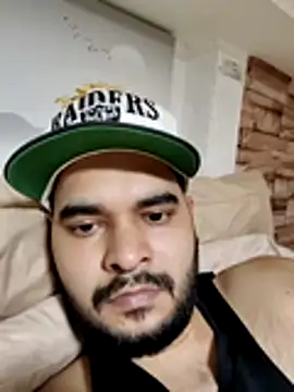 Snapshot of Magicman09@xh chatting on 03-03-26, 06:42 Magicman09xh online show from 03-03-26, 06:42