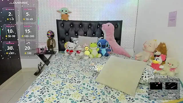 Snapshot of redgirlofficial chatting on 02-03-26, 11:43 redgirlofficial online show from 02-03-26, 11:43