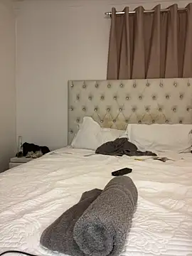 Gifttheskimaskboy online show from 04-11-26, 06:00