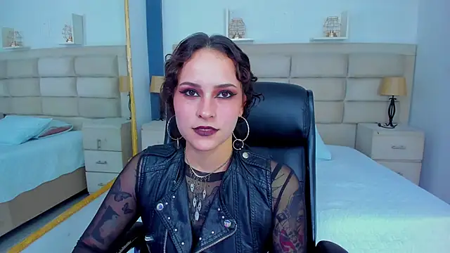 AnnyThompson  online show from 10-10-25, 09:04