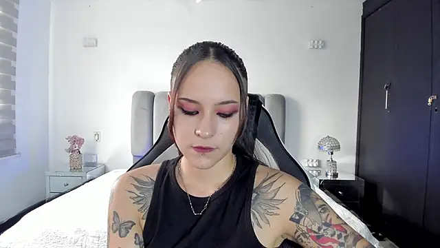 AnnyThompson  online show from 03-10-26, 09:30