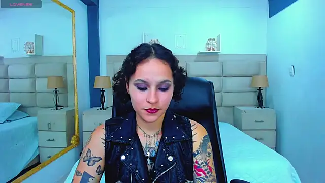 AnnyThompson  online show from 09-19-25, 08:57