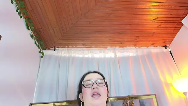 Zoe Curvy online show from 02-16-26, 12:37