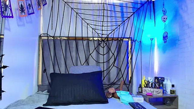 Zoe Curvy online show from 10-29-25, 12:48