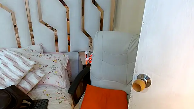 TifanyChill online show from 02-06-26, 06:48