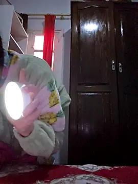 Snapshot of altinya chatting on 02-08-26, 02:37 altinya online show from 02-08-26, 02:37