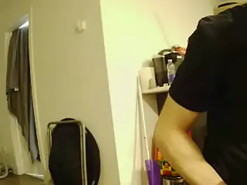 Snapshot of L0cKyseven77 chatting on 03-09-25, 02:39 L0cKyseven77 online show from 03-09-25, 02:39