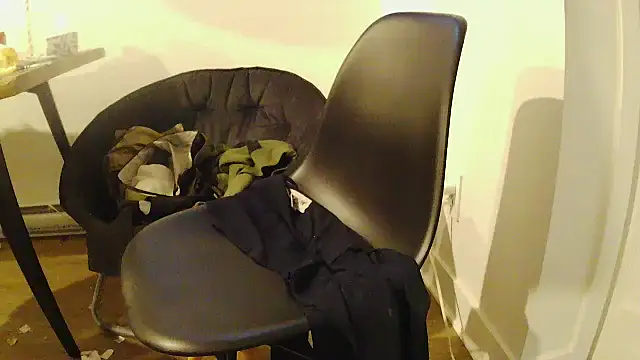 Snapshot of L0cKyseven77 chatting on 10-19-25, 11:46 L0cKyseven77 online show from 10-19-25, 11:46