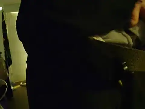 Snapshot of L0cKyseven77 chatting on 03-04-25, 01:45 L0cKyseven77 online show from 03-04-25, 01:45