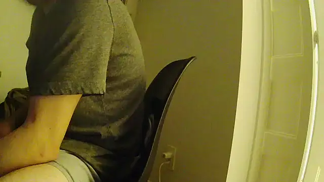 Snapshot of L0cKyseven77 chatting on 10-16-25, 12:30 L0cKyseven77 online show from 10-16-25, 12:30