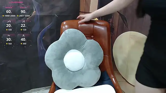 Snapshot of KaleAnisa chatting on 09-10-25, 01:37 KaleAnisa online show from 09-10-25, 01:37