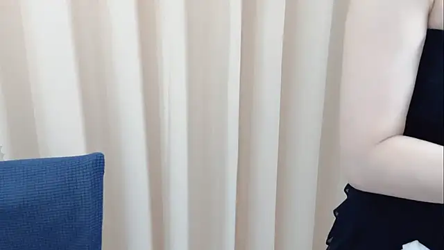 Snapshot of KaleAnisa chatting on 12-18-25, 01:22 KaleAnisa online show from 12-18-25, 01:22