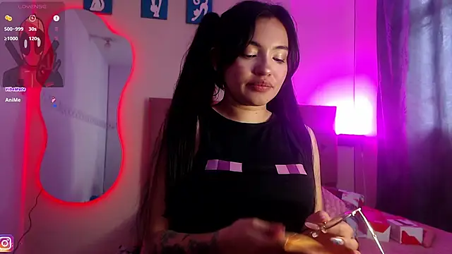 lauvelez   online show from 06-10-26, 03:02