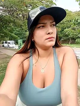 camiysebas21 online show from 09-18-25, 05:27