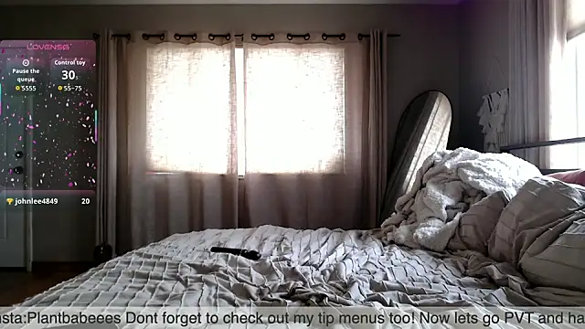 Plantbabeee online show from 10-10-25, 05:03