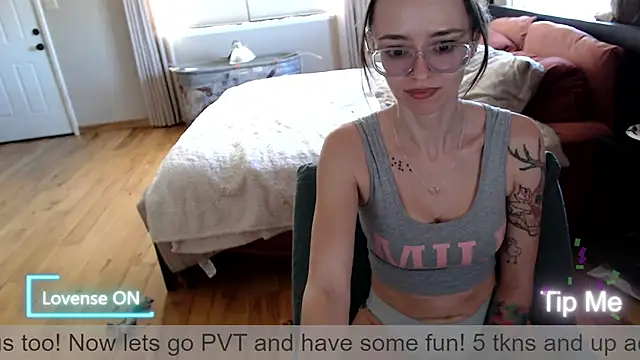 Plantbabeee online show from 03-20-26, 04:30