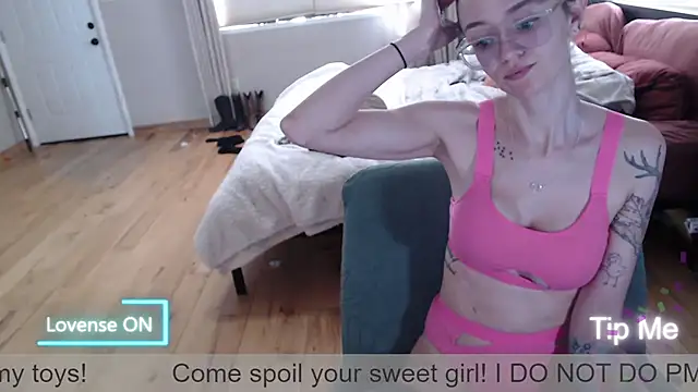 Plantbabeee online show from 05-14-26, 05:21
