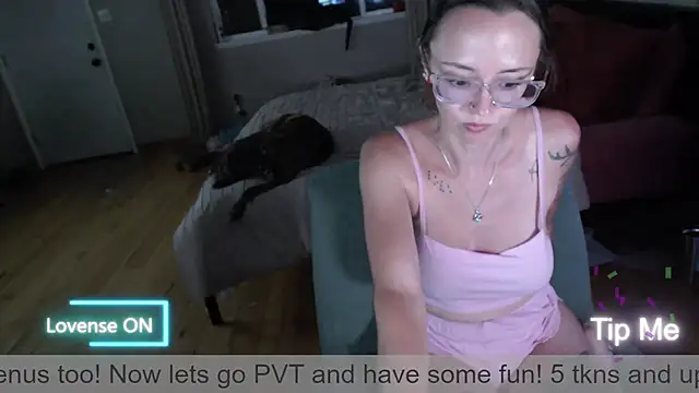 Plantbabeee online show from 06-30-26, 04:56