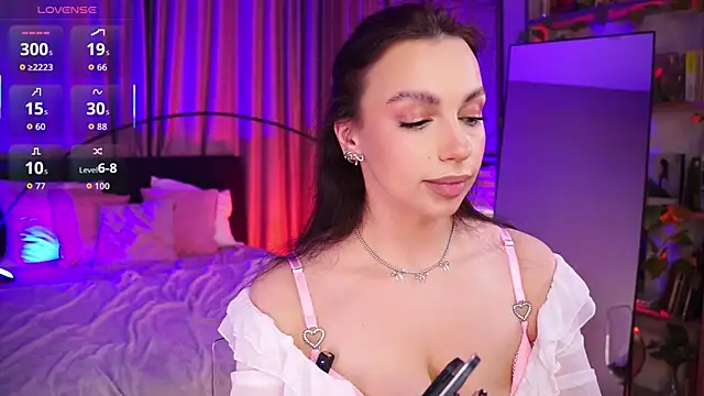 LunaNight online show from 12-21-25, 08:31