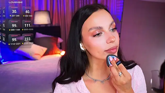 LunaNight online show from 04-18-26, 08:42