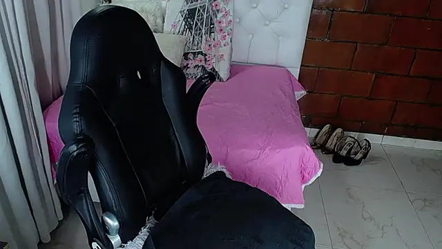 Maira B online show from 10-23-25, 02:38