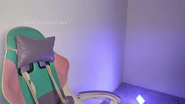 Snapshot of WandaDoll chatting on 10-05-25, 11:45 WandaDoll online show from 10-05-25, 11:45